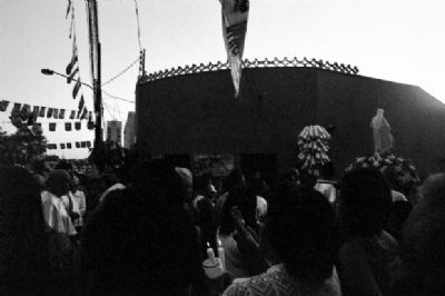 Fot�grafo lan�a livro com fotos anal�gicas da Festa de S�o Benedito ao longo dos anos