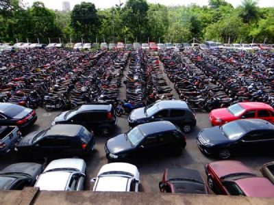 ​Semob leiloar� ve�culos apreendidos e n�o retirados