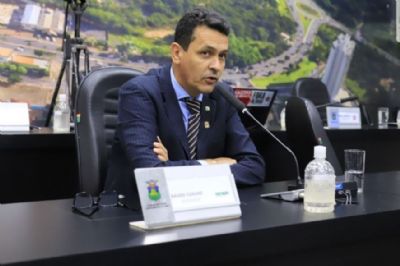 ​Comiss�o entrega relat�rio que pode cassar Edna Sampaio