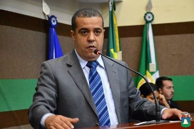 Vereador retira assinatura e CPI para investigar d�vida da prefeitura � anulada