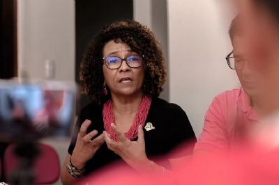 Edna Sampaio deixa defesa para �ltimo prazo