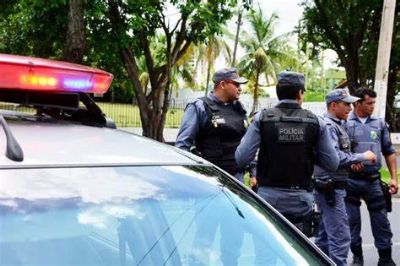 ​Policial rodovi�rio federal e sargento da PM trocam tiros na rua e s�o socorridos com ferimentos em Cuiab�