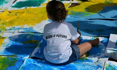 Pais e educadores discutem estrat�gia de ensino infantil em casa
