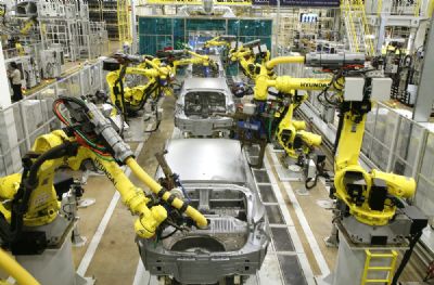 Com pandemia, produ��o industrial tomba 9,1% e tem pior mar�o desde 2002