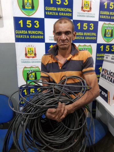 Homem � preso com rolo de fia��o el�trica furtado da C�mara de V�rzea Grande (MT)