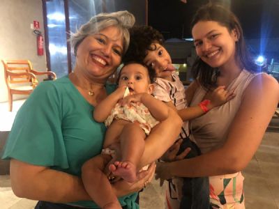 Av� cearense cria canal no YouTube para continuar contando hist�rias infantis aos netos
