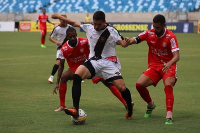 Uni�o vaza defesa do Mixto e garante primeira vit�ria no Mato-grossense