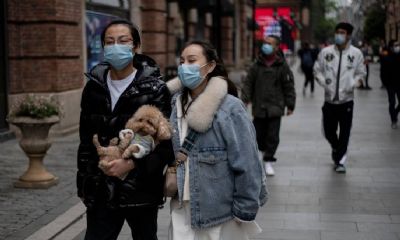 Depois do pior da epidemia, China tem at� cidades que pagam recompensa para quem denunciar infectados