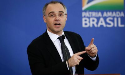 Governo pede que STF suspenda depoimento de Weintraub � PF