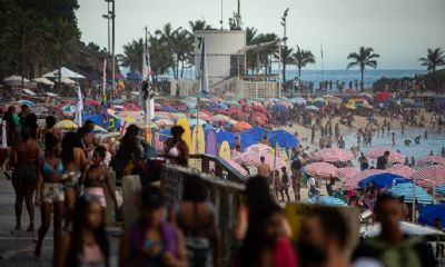 Taxa de cont�gio cai de 1,3 a 1,02 no Brasil, mas segue alta, diz estudo