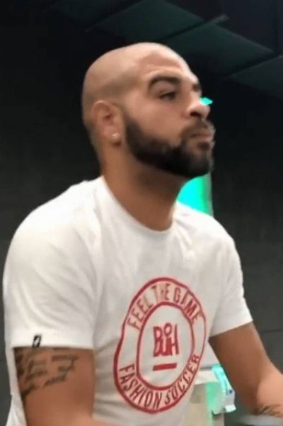 Visivelmente mais magro, Adriano Imperador recebe elogios dos f�s ao postar v�deo na academia