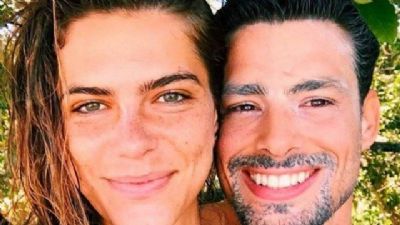 Cau� Reymond p�s ponto final em namoro; Mariana Goldfarb faz mudan�a aos poucos