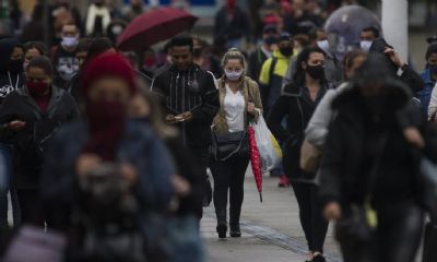 Mortes por Covid-19 caem 14% no Brasil, e taxa de transmiss�o indica diminui��o de casos