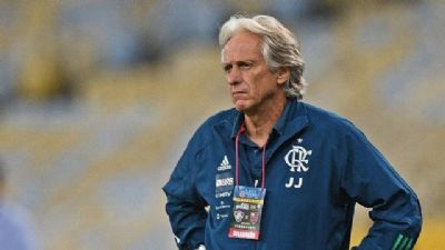 Jorge Jesus encaminha acerto com o Benfica