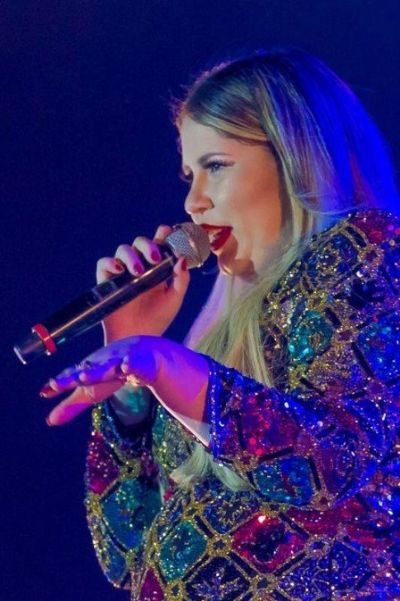 Faturamento de Mar�lia Mendon�a chega a R$ 10 milh�es por m�s e sertaneja � a mais pedida