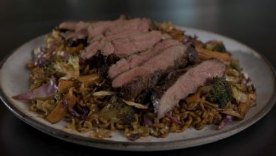 Yakisoba de churrasco delicioso