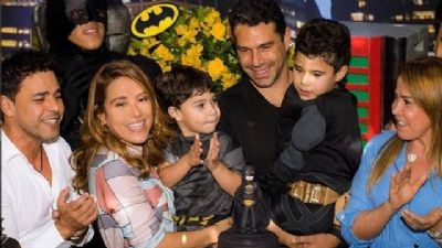 Wanessa re�ne Zez� Di Camargo e Zilu no anivers�rio do filho